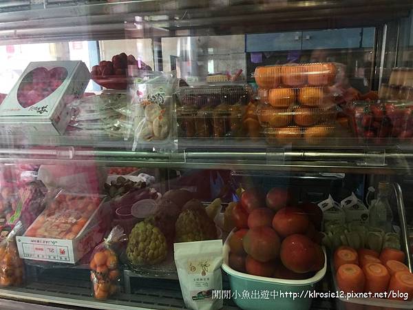 ✿台南美食~中西區✫裕成水果店✫超人氣冰品水果店~ @閒閒小魚出遊中