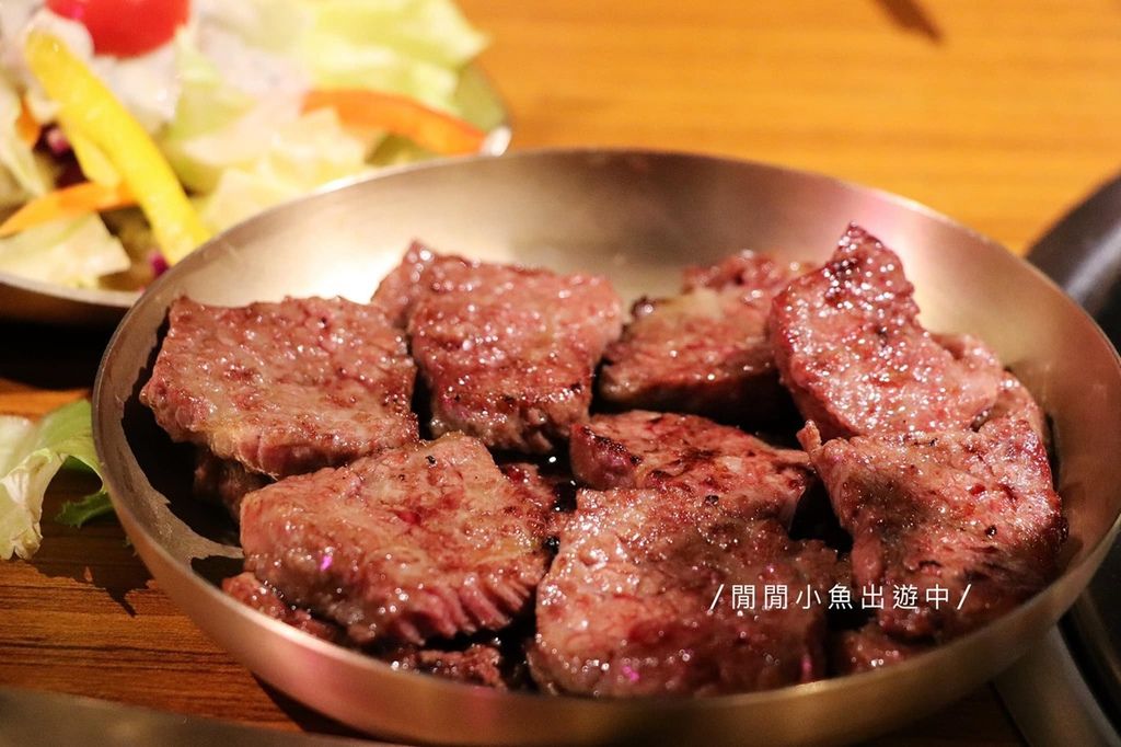 【台北中山餐廳】MEATLOVE橡木炭火韓國烤肉。韓式料理，美麗華美食餐廳推薦 @閒閒小魚出遊中