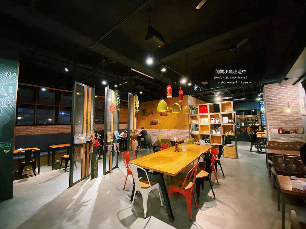 【松山區咖啡廳】 J12 Café。不限時有機咖啡、早午餐、下午茶，民生社區咖啡廳 @閒閒小魚出遊中