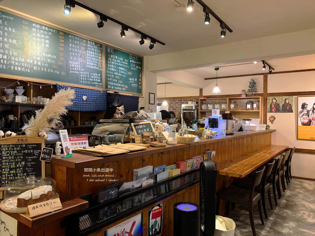 【永康街咖啡廳】羊毛與花。如置身於東京咖啡廳的療癒感，不限時日系咖啡廳，東門站美食 @閒閒小魚出遊中